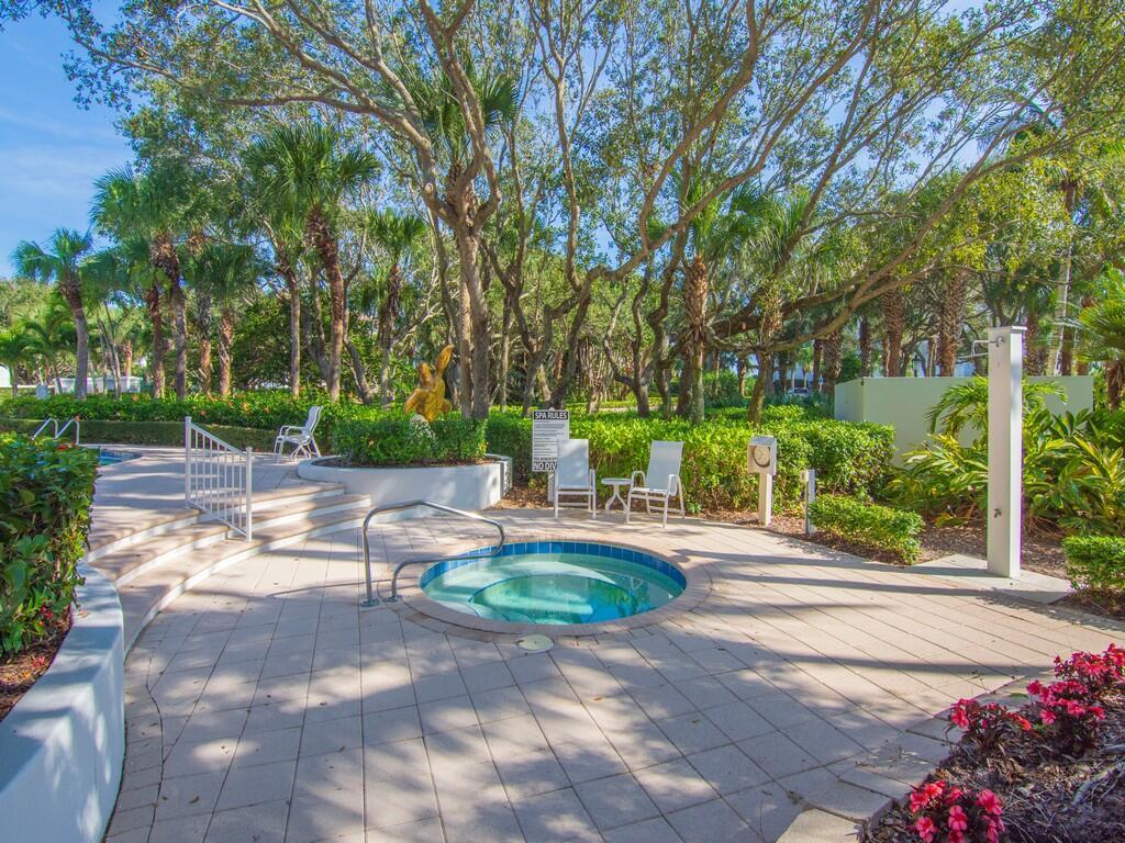 CARLTON VERO BEACH - Residential
