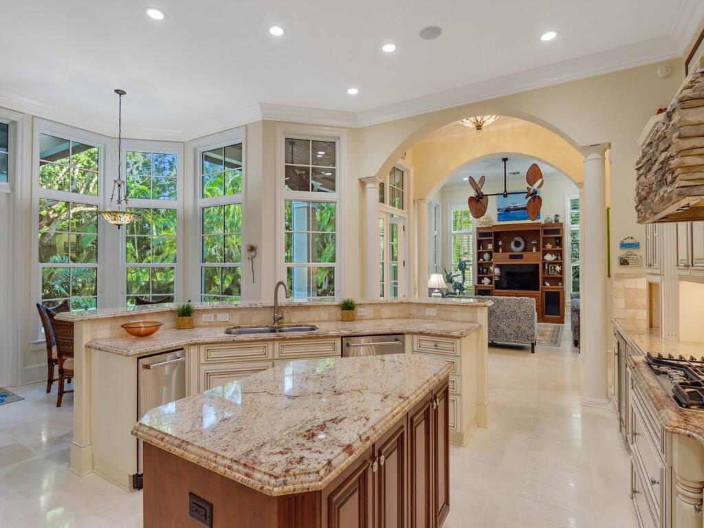 CARLTON VERO BEACH - Residential