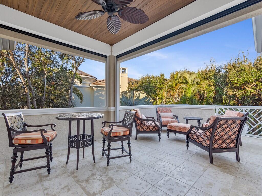 CARLTON VERO BEACH - Residential
