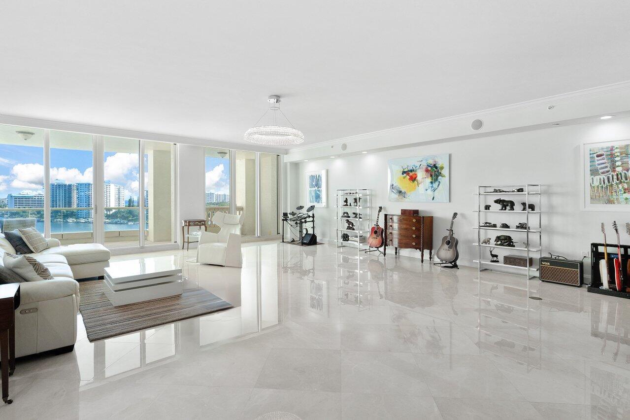 MIZNER GRAND COND - Residential