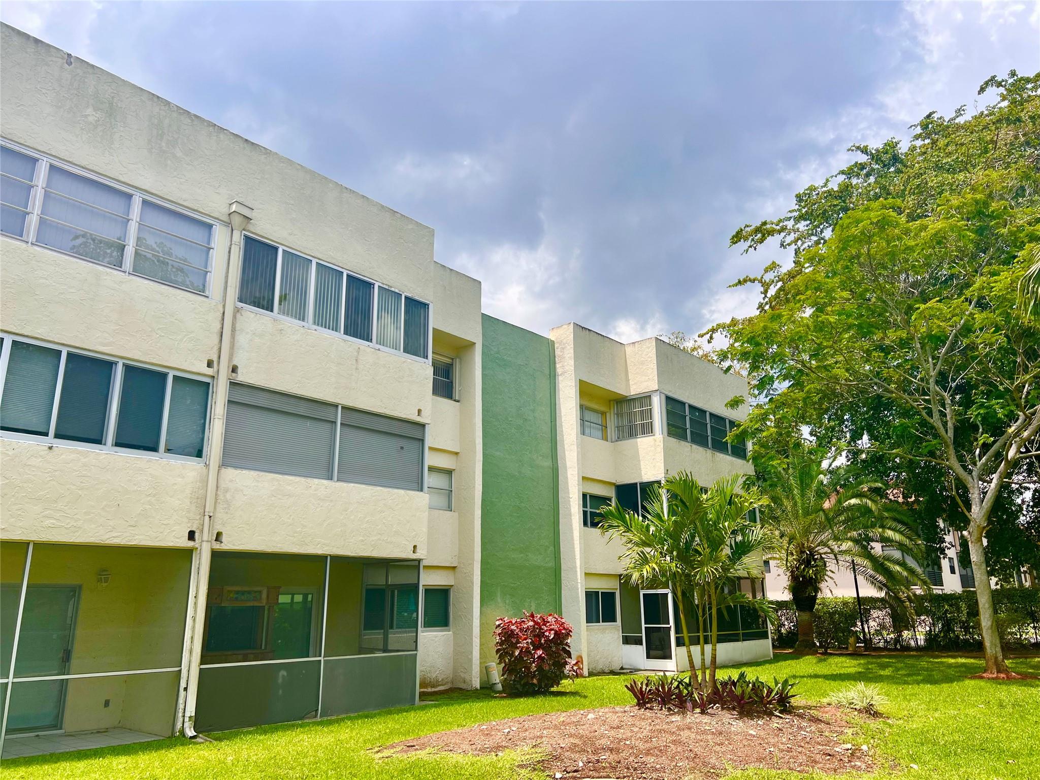 The Gardens Of Sabal Palm - Residential