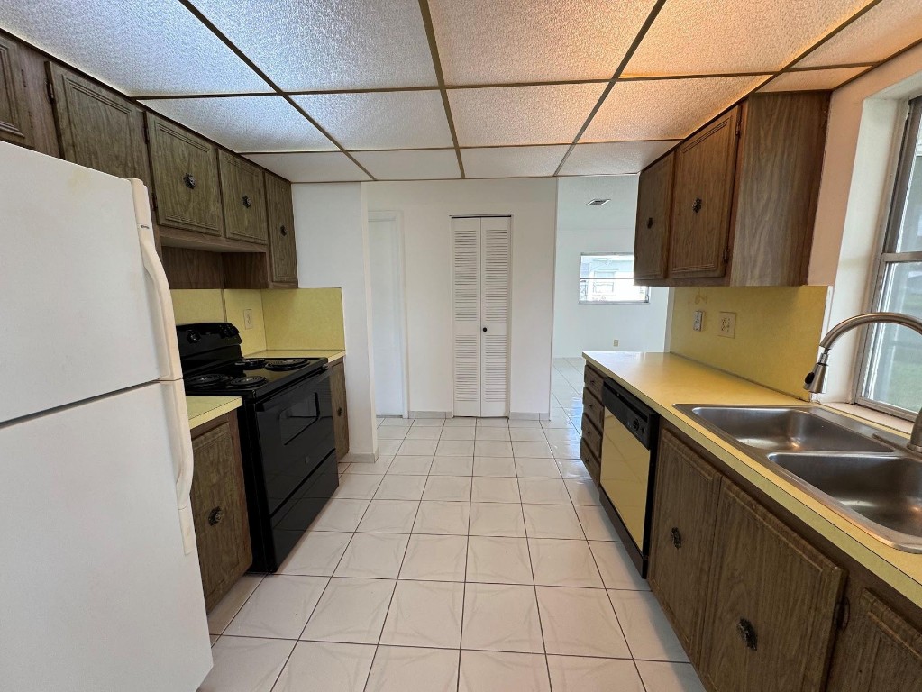 Lauderdale West 2 Sec 78- - Residential