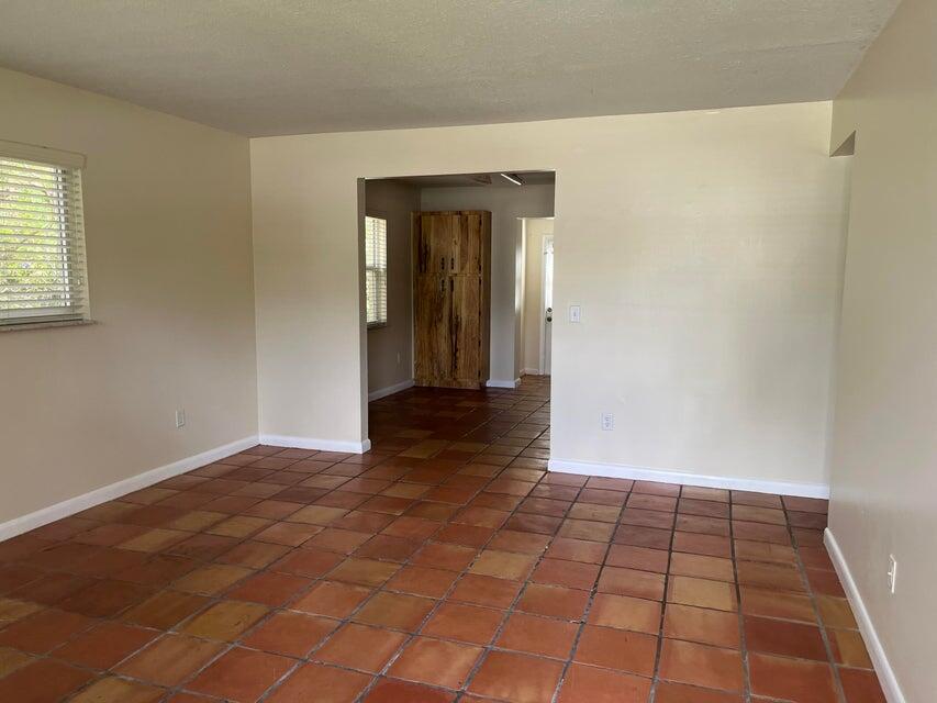 132 Jennings Avenue