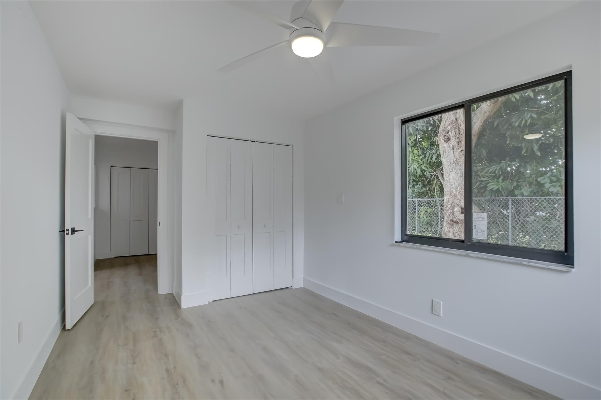 IMPERIAL POINT 3RD SEC - Residential Lease