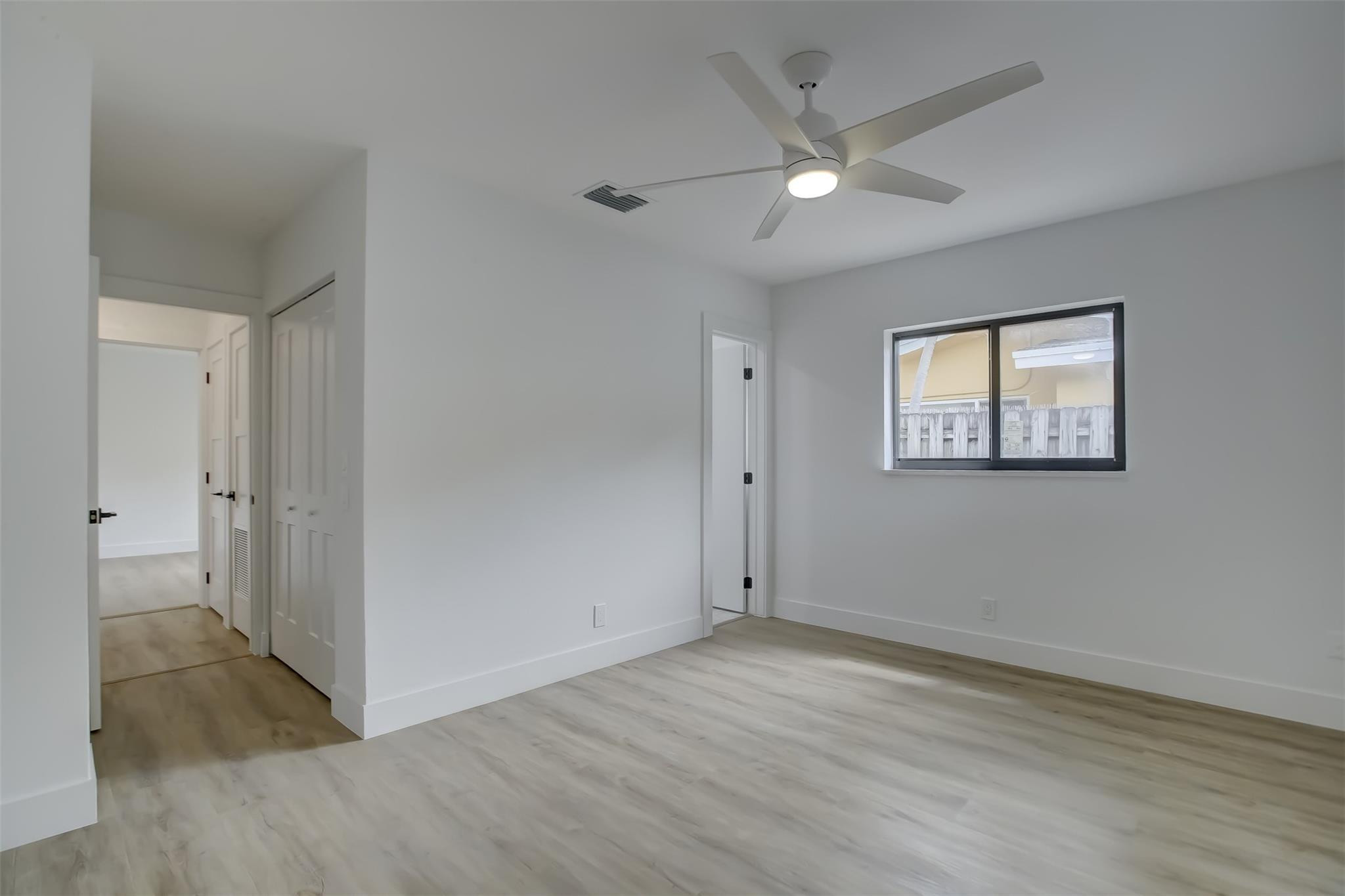 IMPERIAL POINT 3RD SEC - Residential Lease