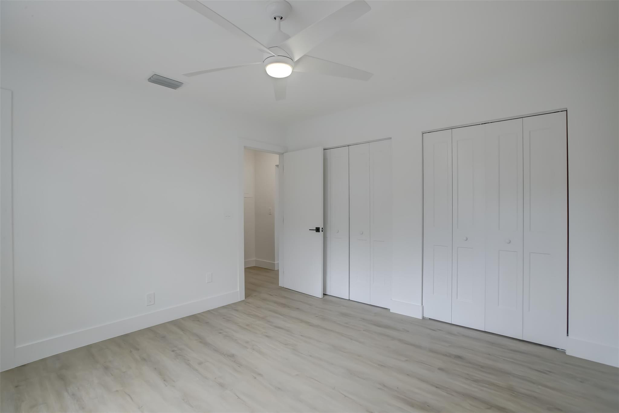 IMPERIAL POINT 3RD SEC - Residential Lease