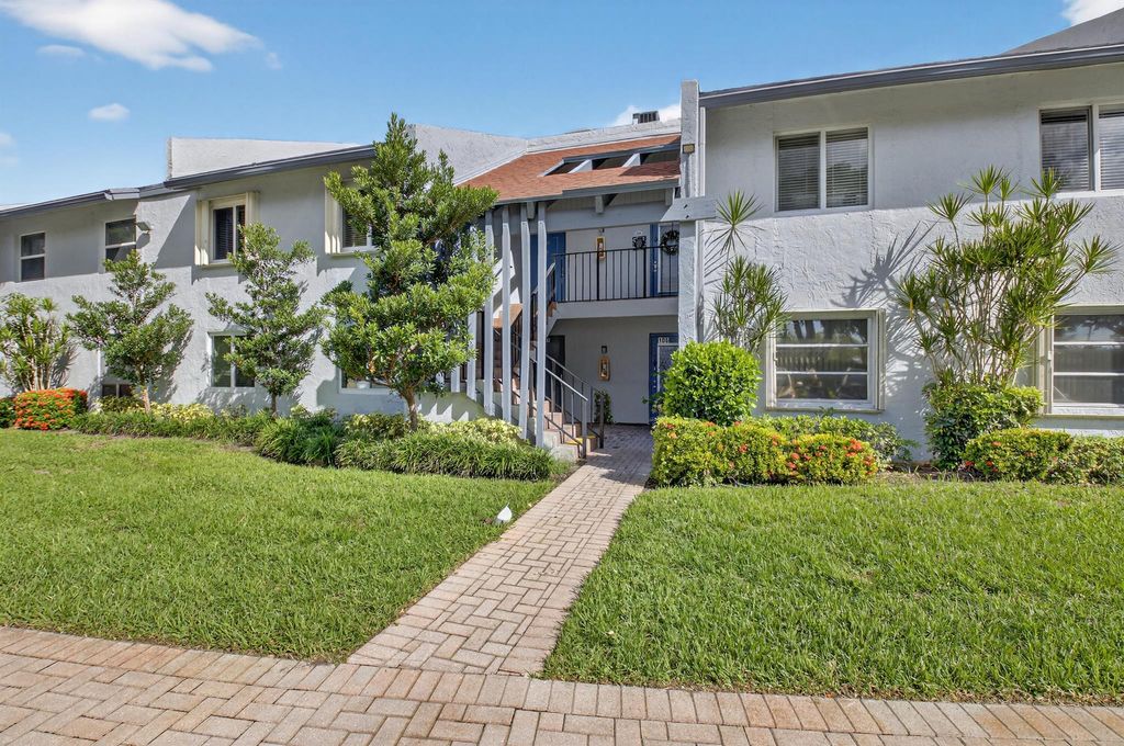 Photo of 6525 S Oriole Boulevard #2060, Delray Beach, FL 33446 (MLS # R11133482)