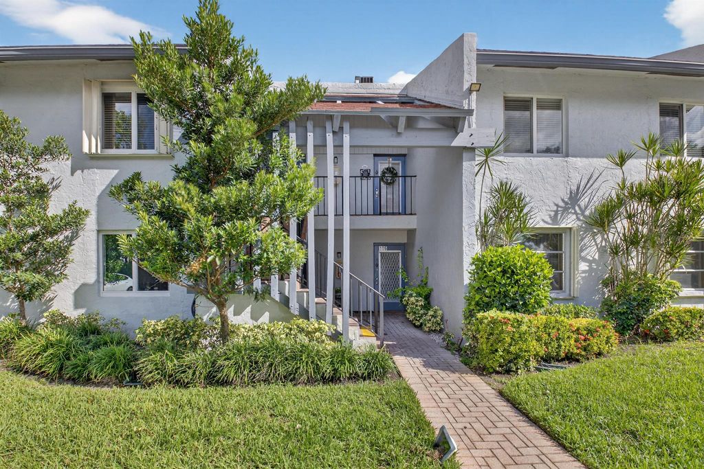 Photo of 6525 S Oriole Boulevard #2060, Delray Beach, FL 33446 (MLS # R11133482)