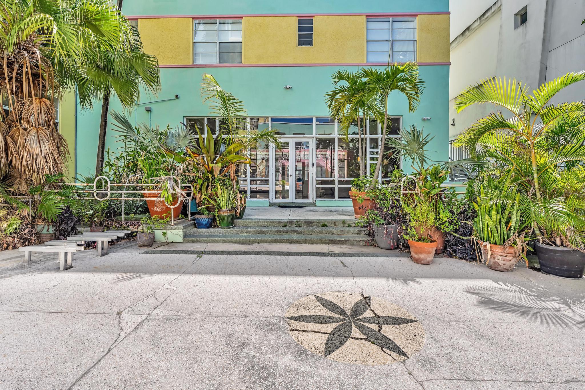 THE DRAKE CONDO - Residential