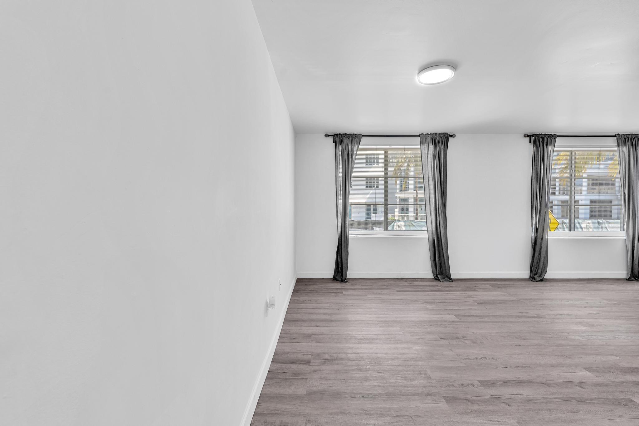 1460 Ocean Drive 205