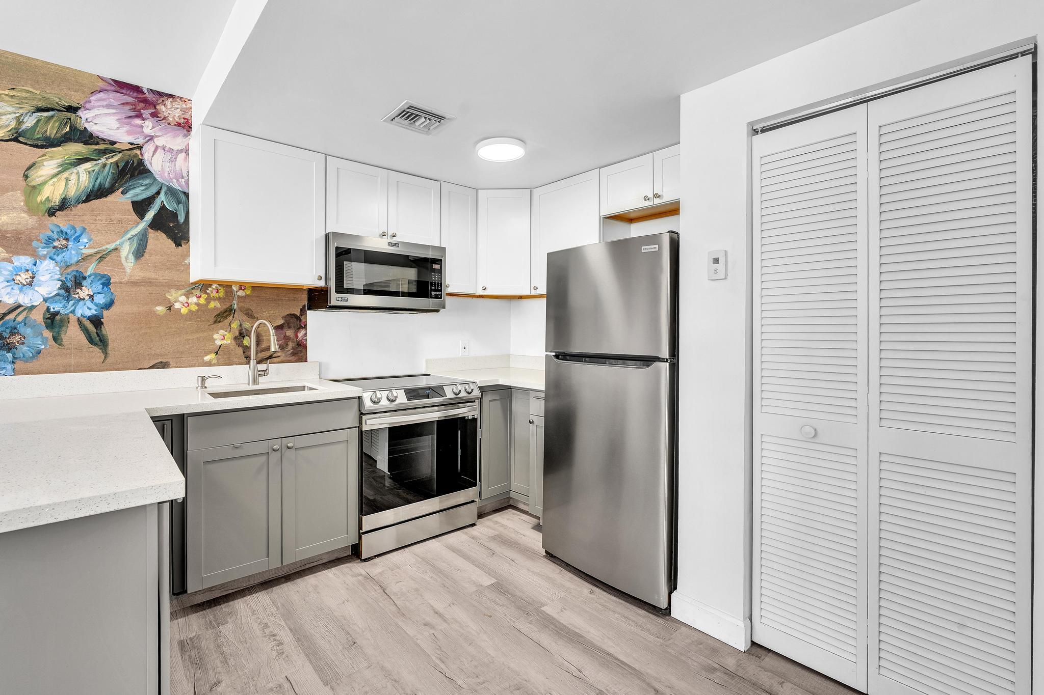 THE DRAKE CONDO - Residential
