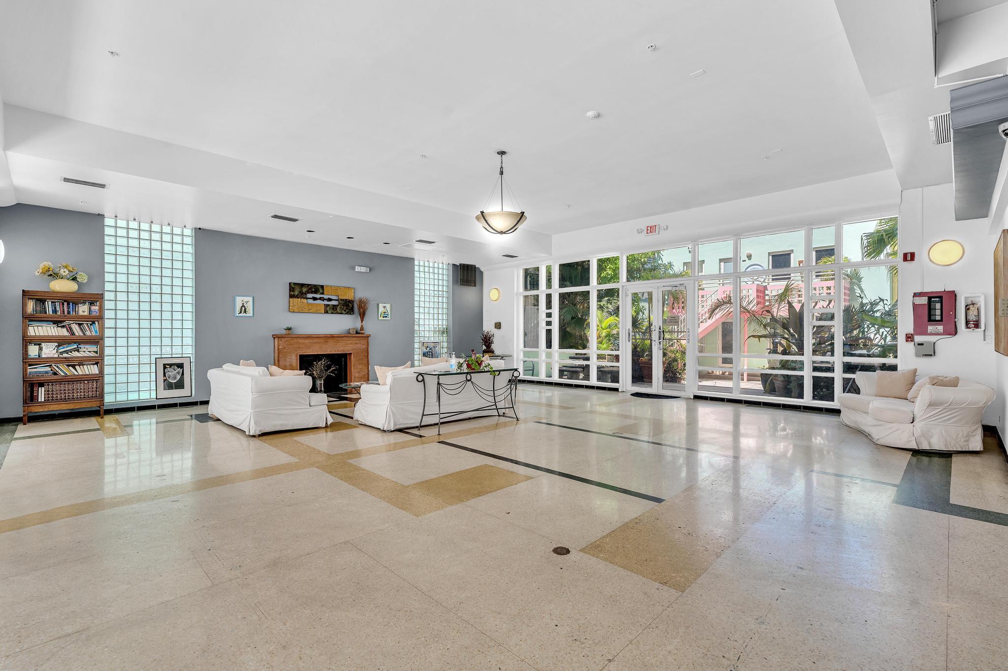 THE DRAKE CONDO - Residential