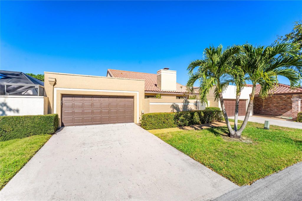 Photo of 6829 Pradera Drive, Boca Raton, FL 33433 (MLS # F10550095)