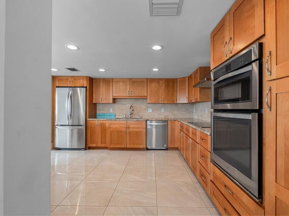 155 YACHT CLUB Drive 407 & 408