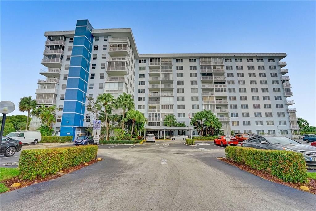 Photo of 4200 Hillcrest Drive #319, Hollywood, FL 33021 (MLS # F10271691)