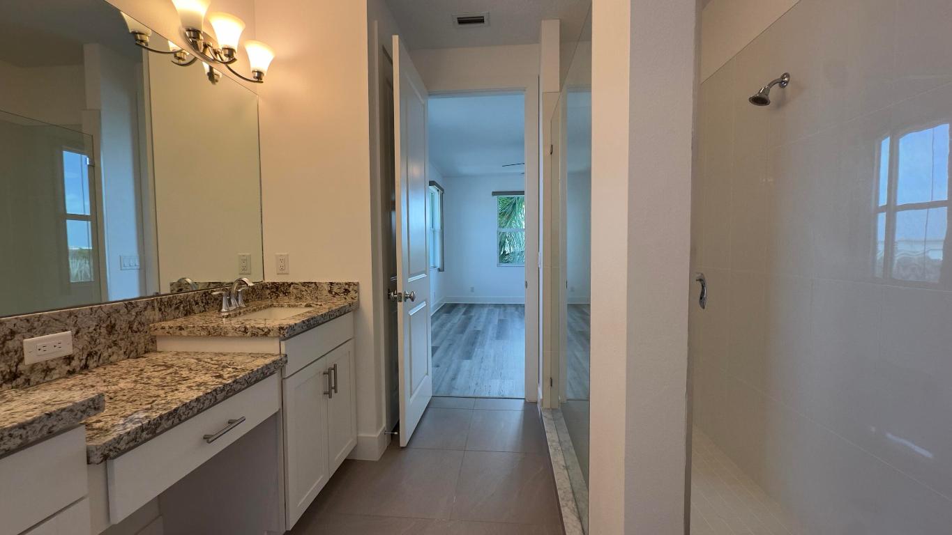 ALTON NEIGHBORHOOD - Residential Lease