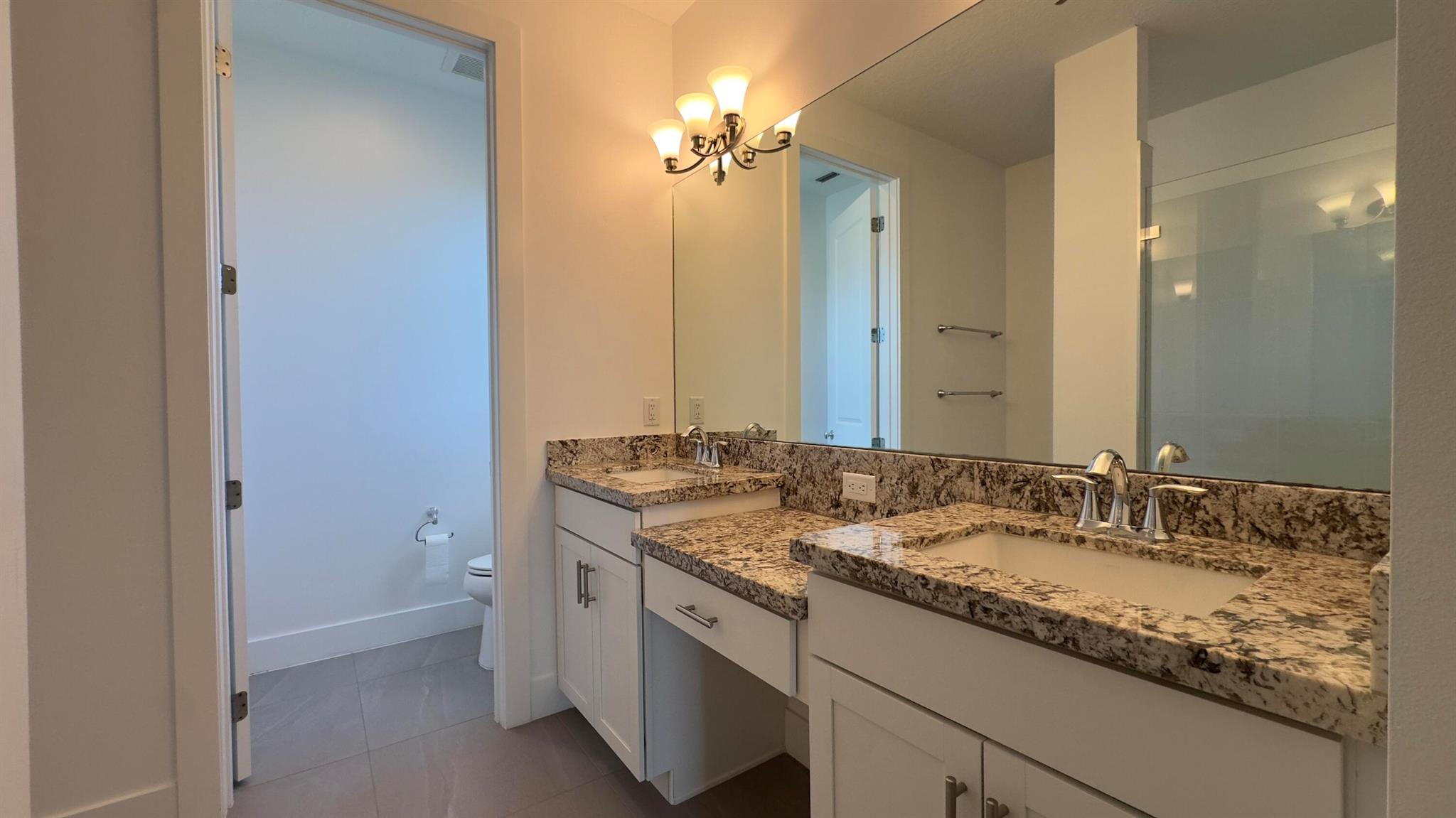 ALTON NEIGHBORHOOD - Residential Lease