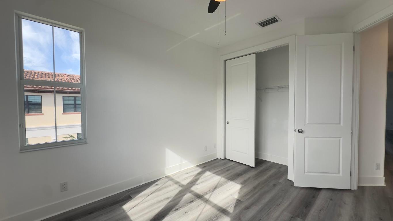 ALTON NEIGHBORHOOD - Residential Lease