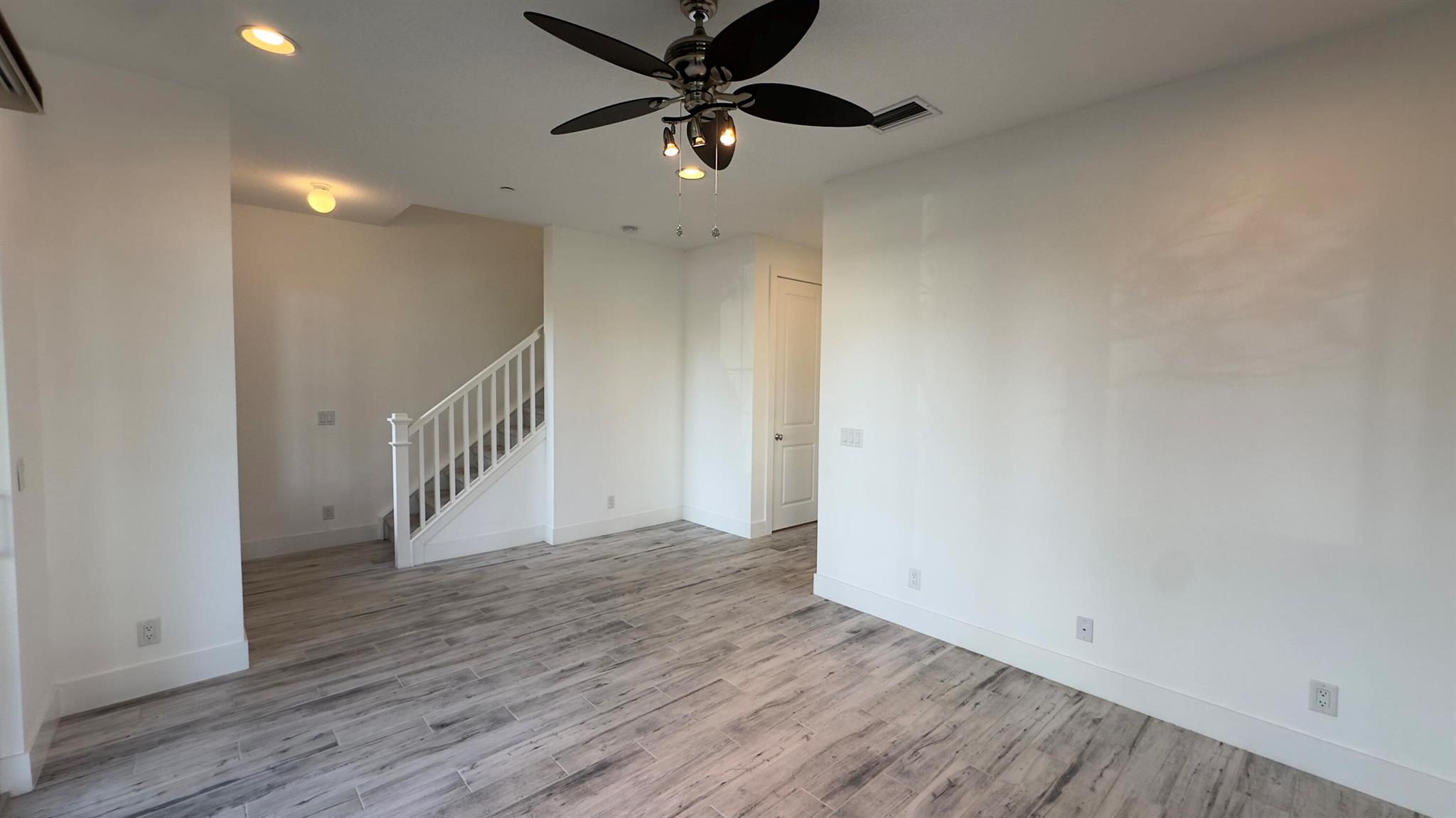 ALTON NEIGHBORHOOD - Residential Lease