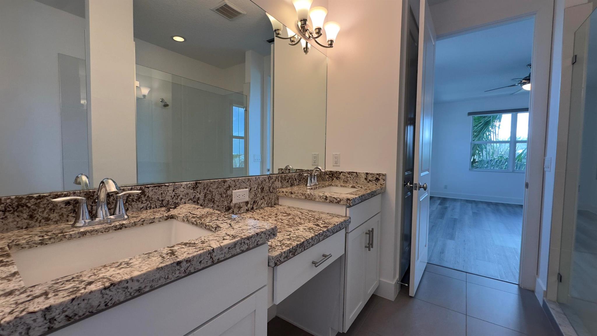 ALTON NEIGHBORHOOD - Residential Lease