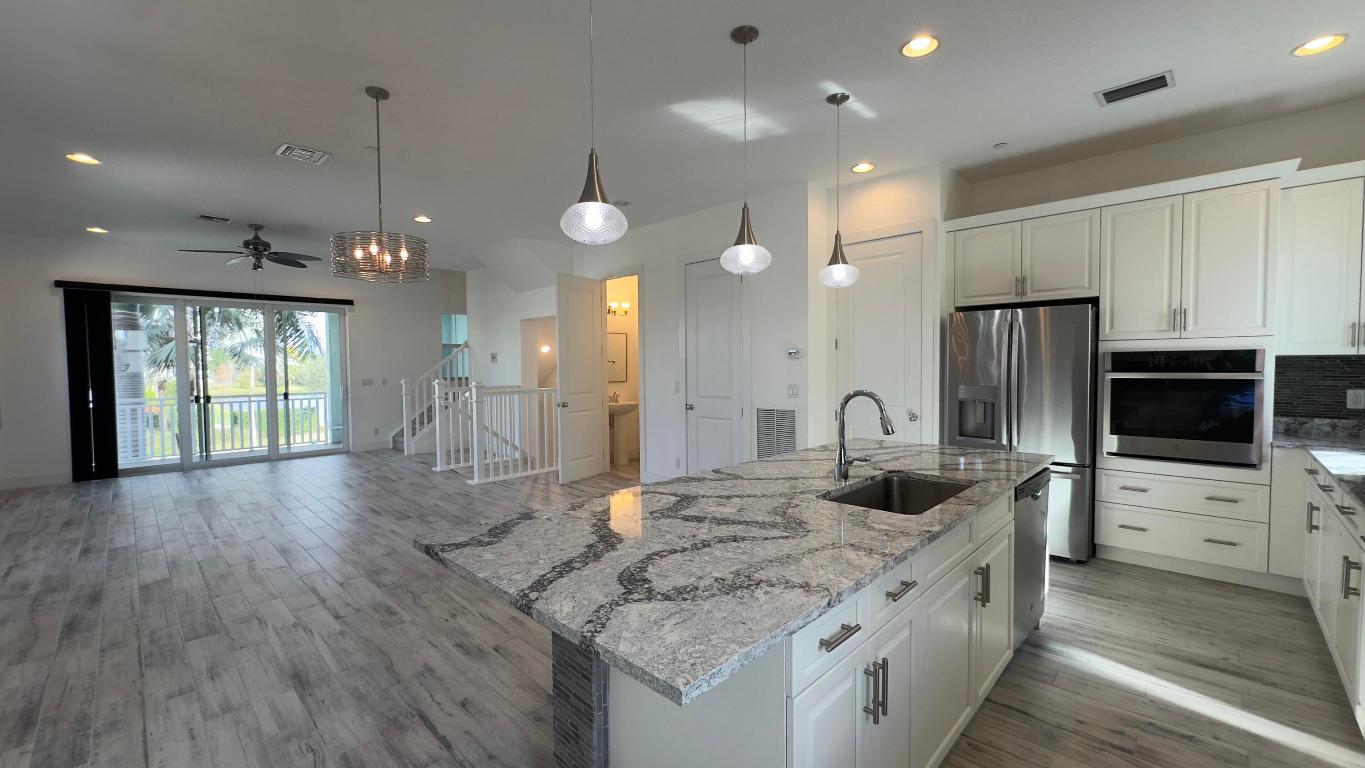 ALTON NEIGHBORHOOD - Residential Lease