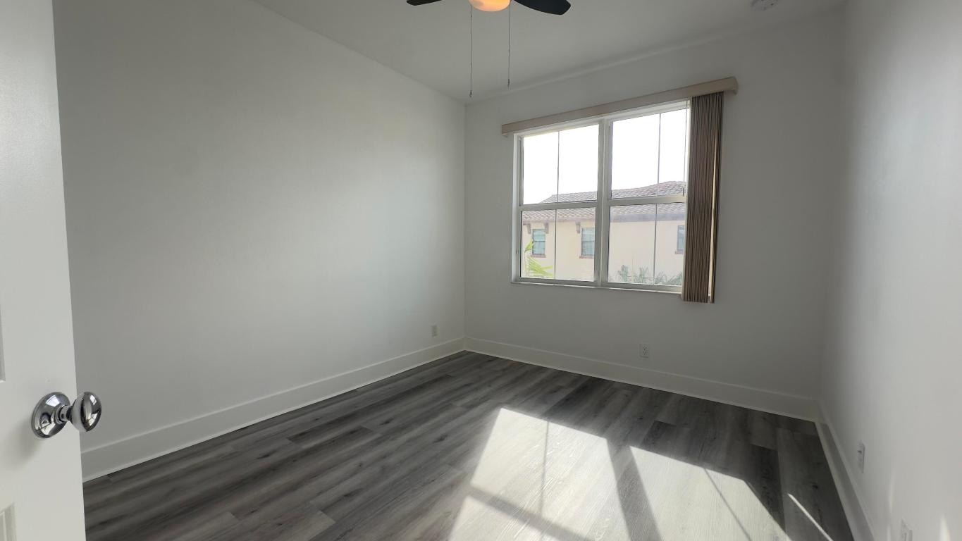 ALTON NEIGHBORHOOD - Residential Lease