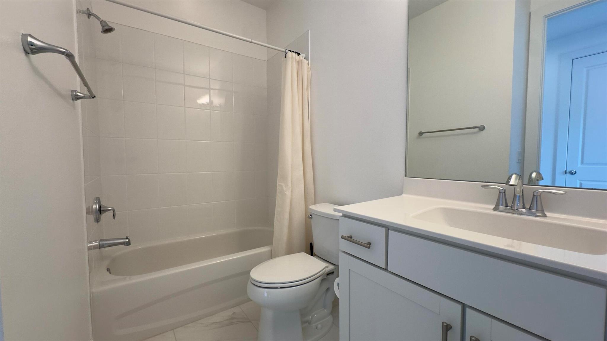 ALTON NEIGHBORHOOD - Residential Lease