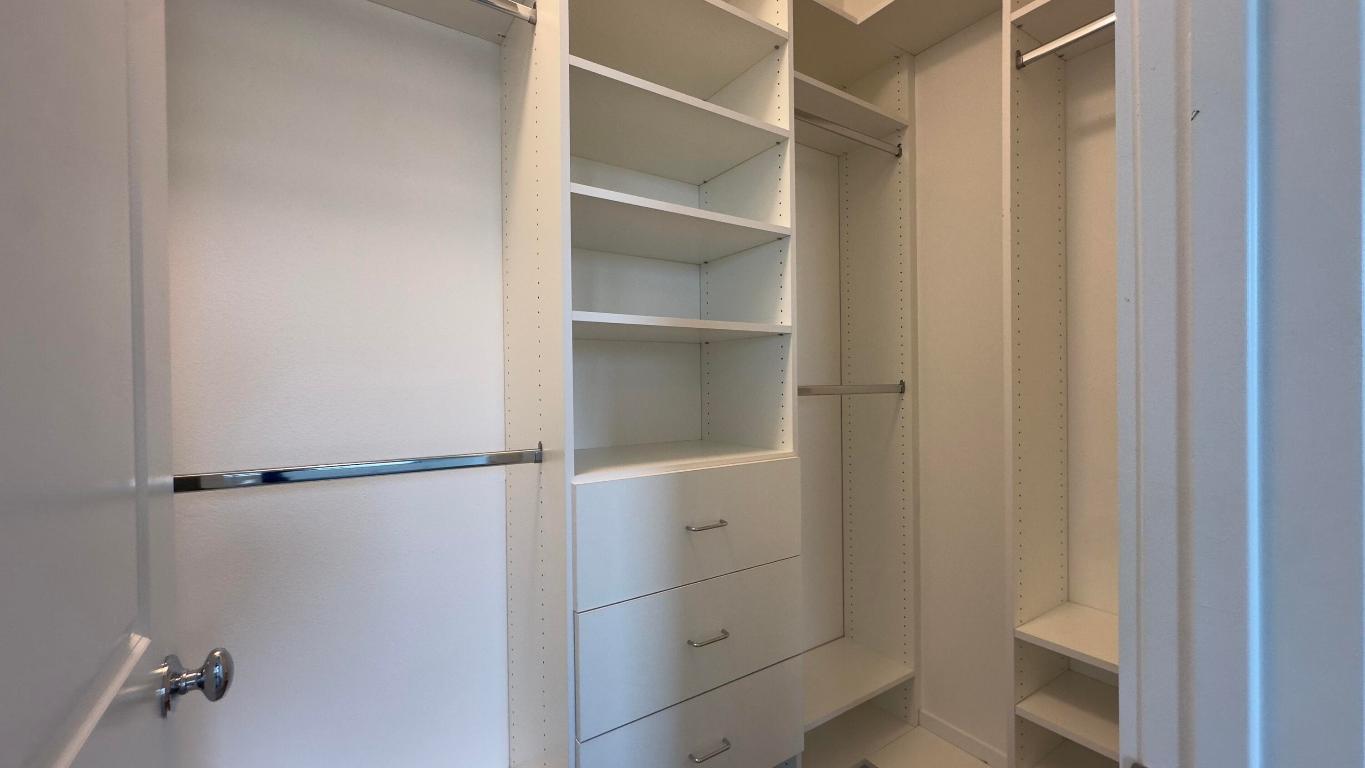 ALTON NEIGHBORHOOD - Residential Lease