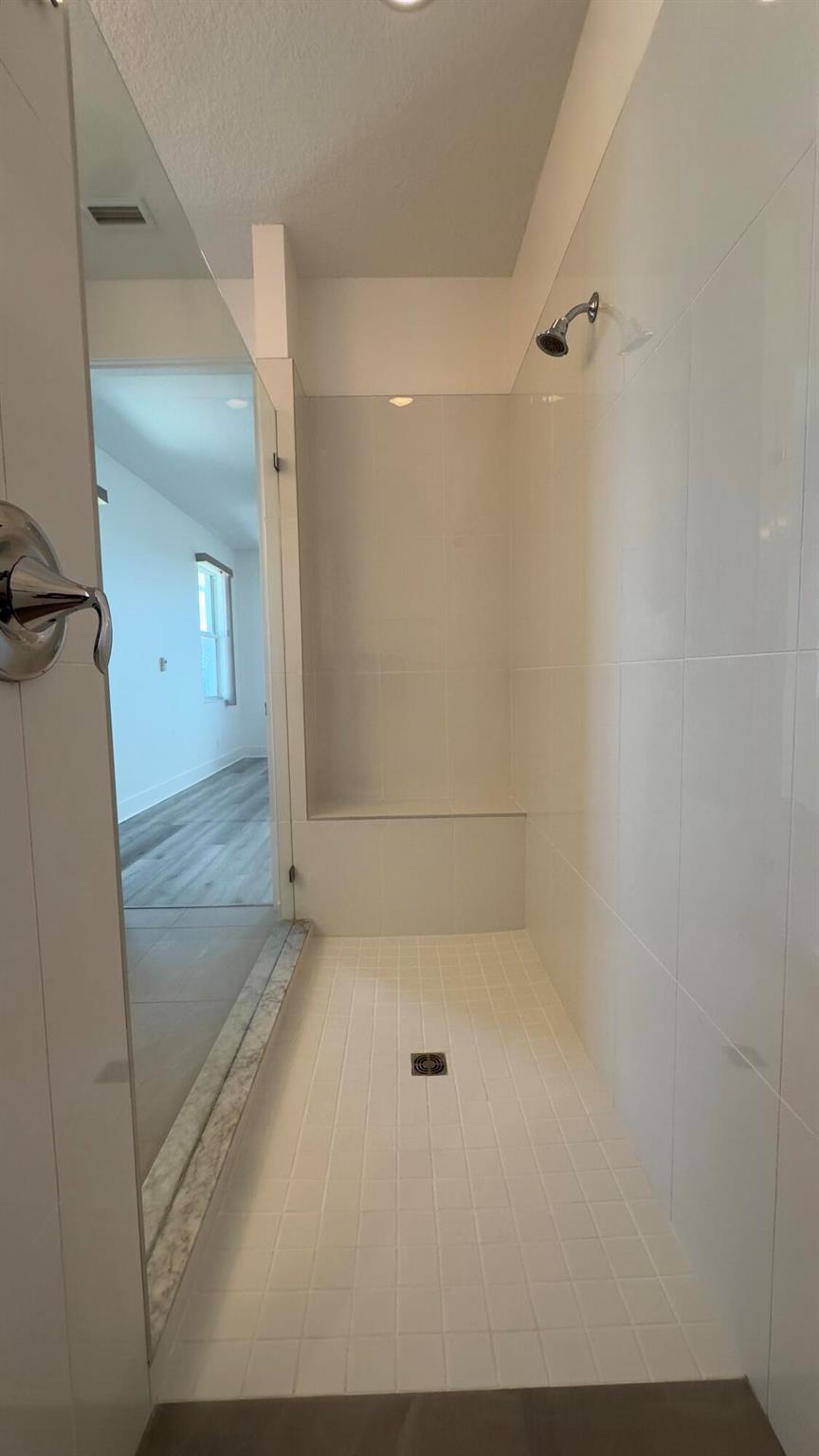 ALTON NEIGHBORHOOD - Residential Lease