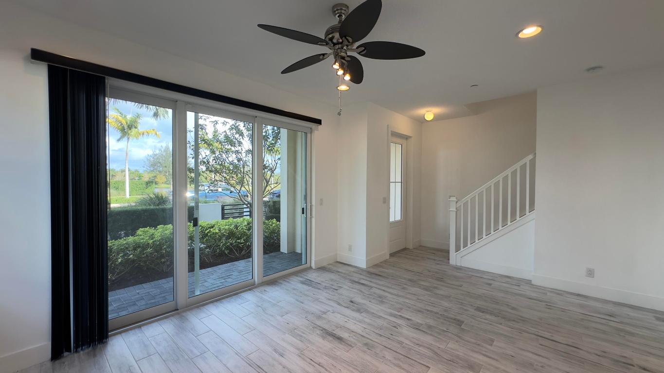 ALTON NEIGHBORHOOD - Residential Lease