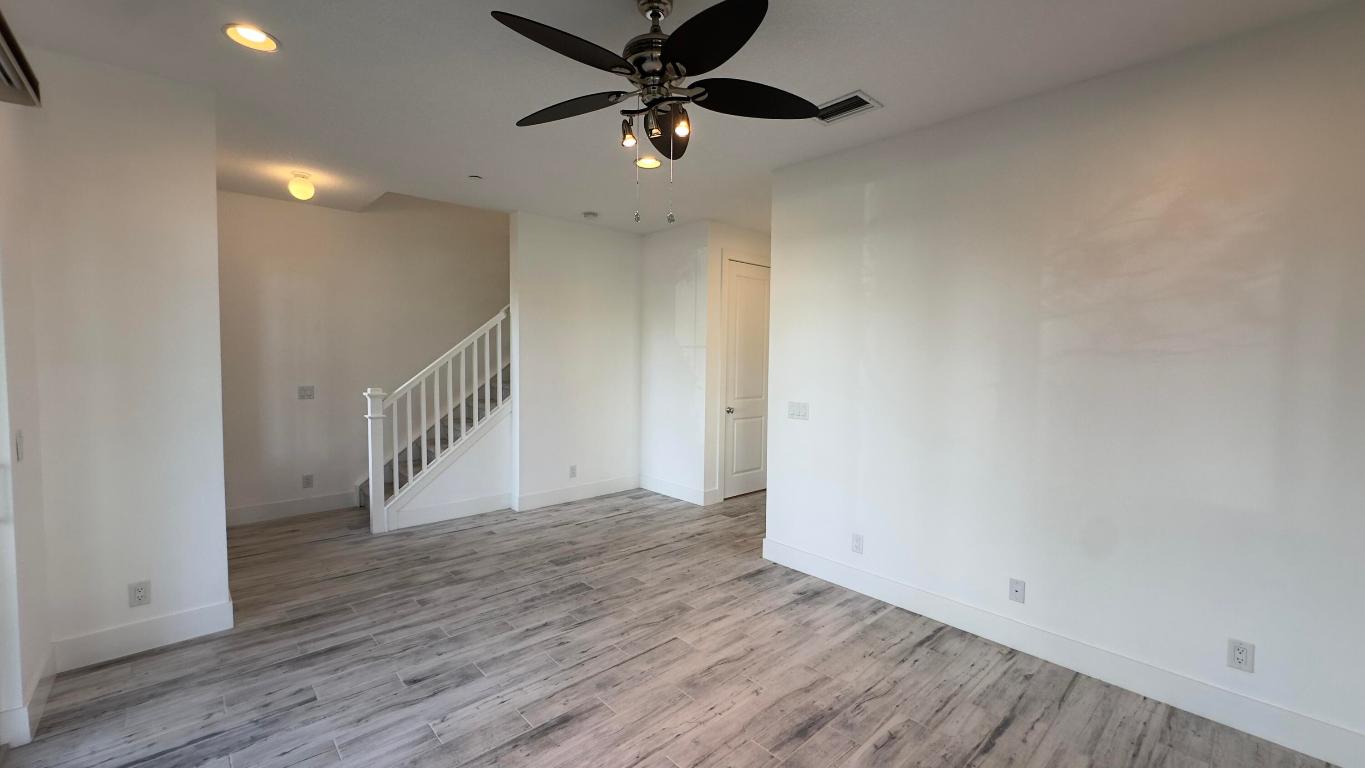 ALTON NEIGHBORHOOD - Residential Lease