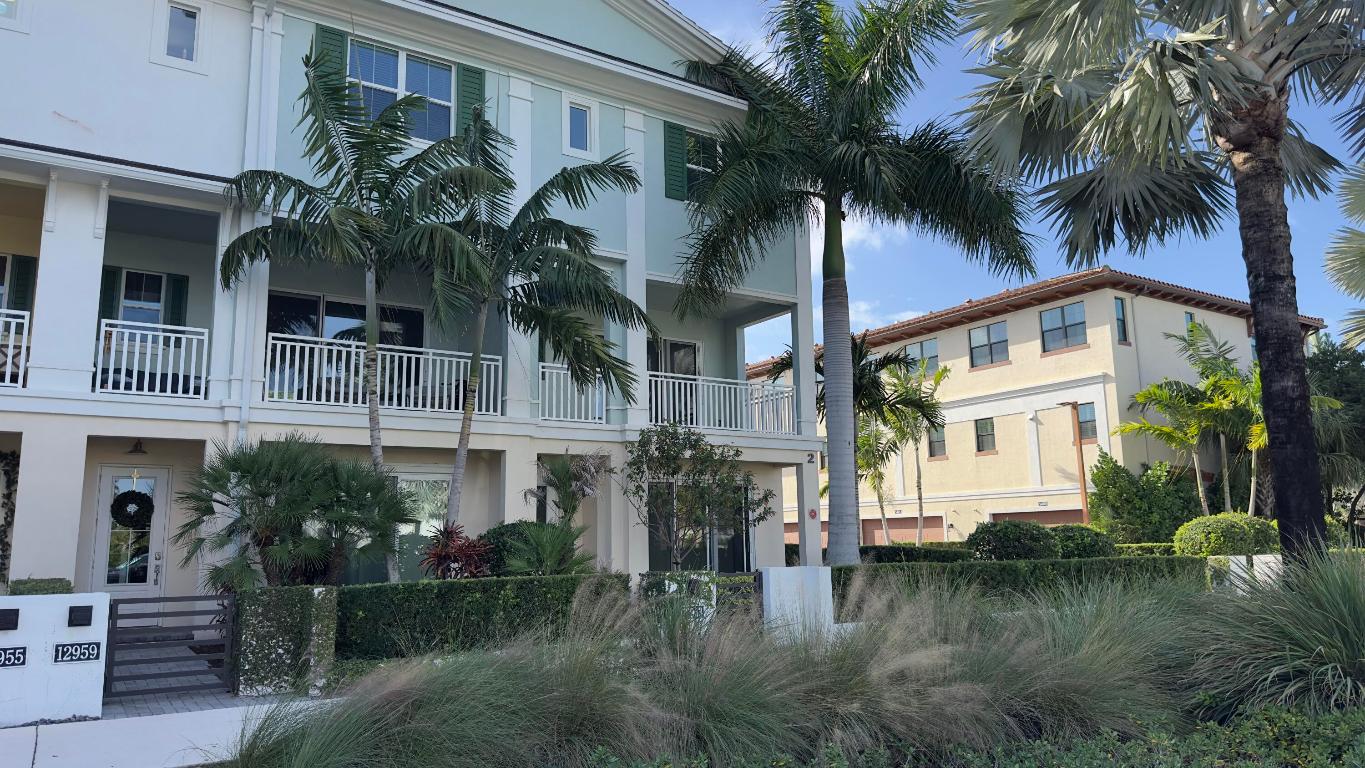 ALTON NEIGHBORHOOD - Residential Lease