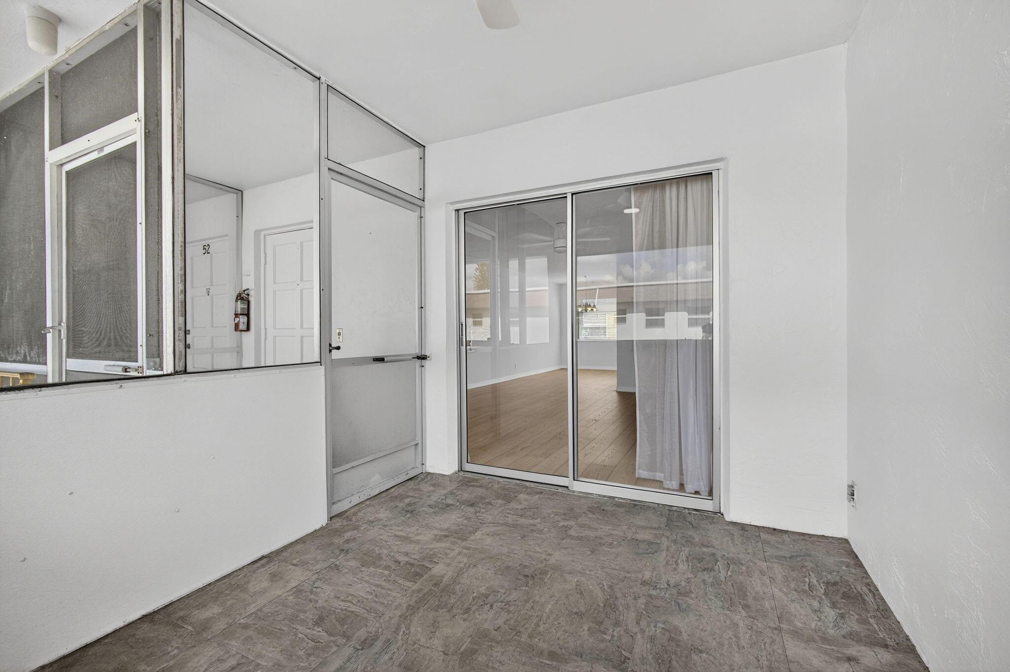 CENTURY - VILLAGE STRATFO - Residential