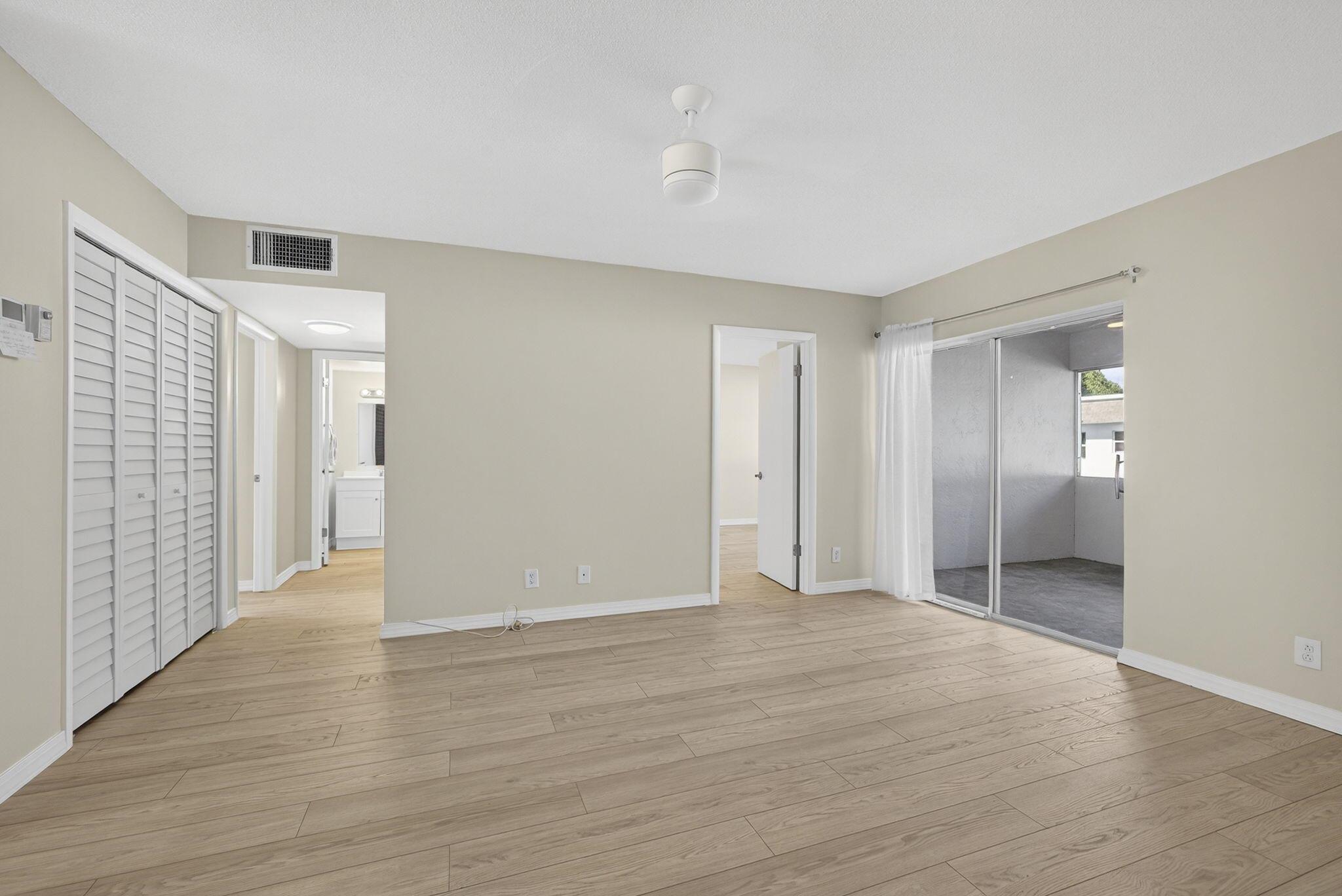 CENTURY - VILLAGE STRATFO - Residential