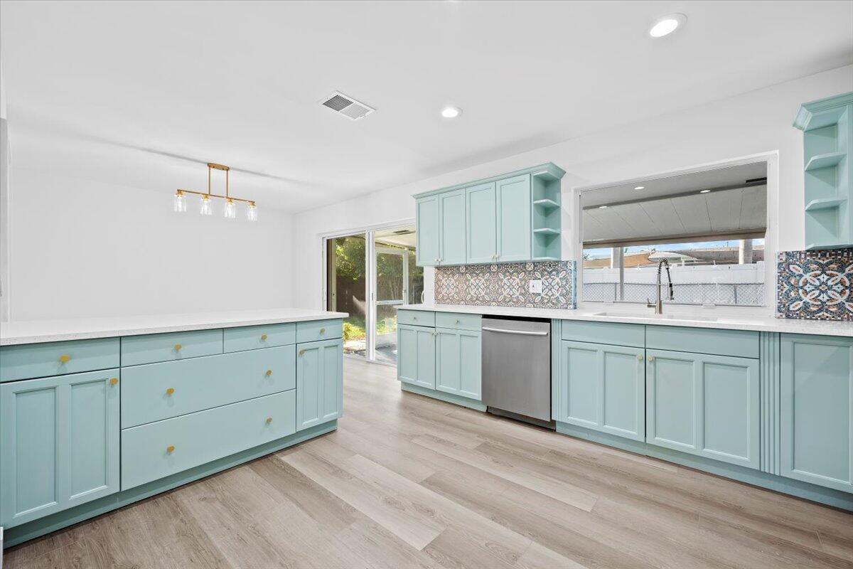 TROPIC PALMS 1 - Residential