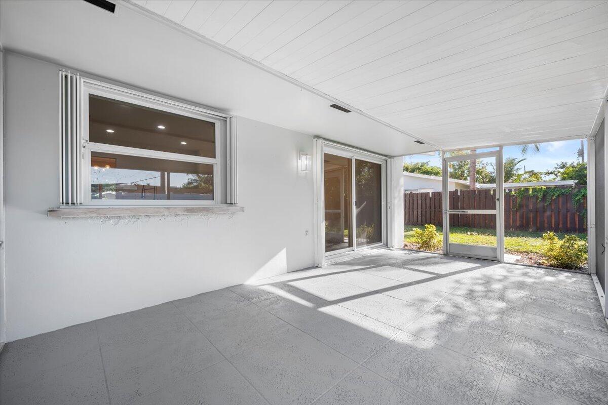 TROPIC PALMS 1 - Residential