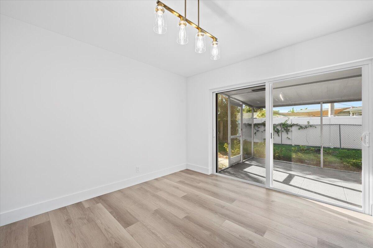 TROPIC PALMS 1 - Residential