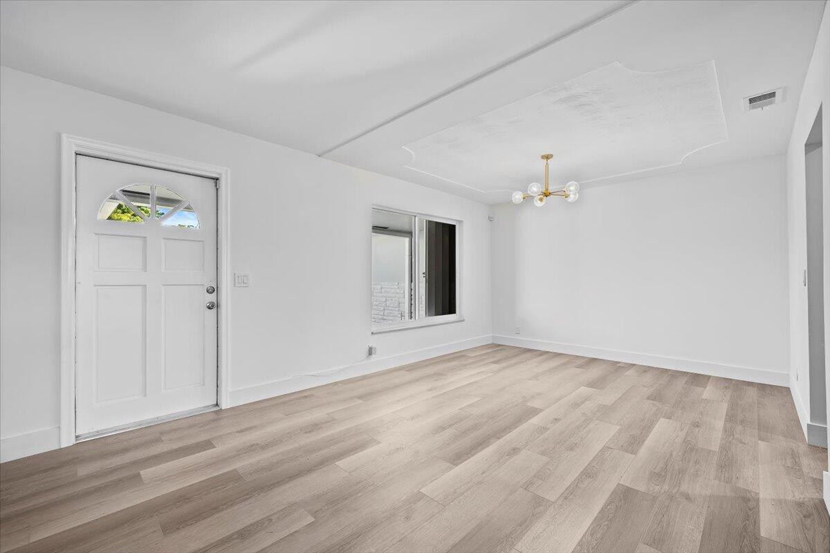 TROPIC PALMS 1 - Residential