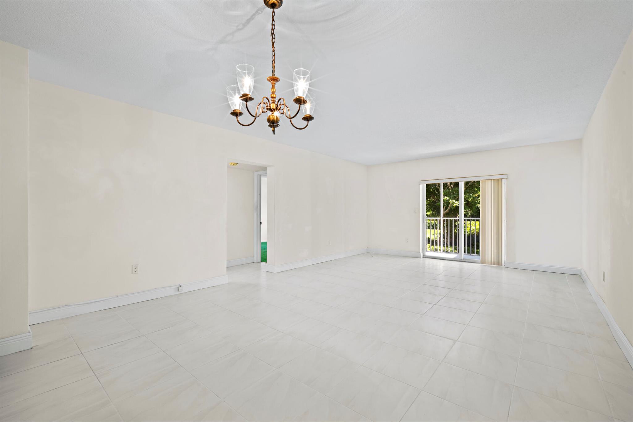 200 E Royal Palm Road 2110