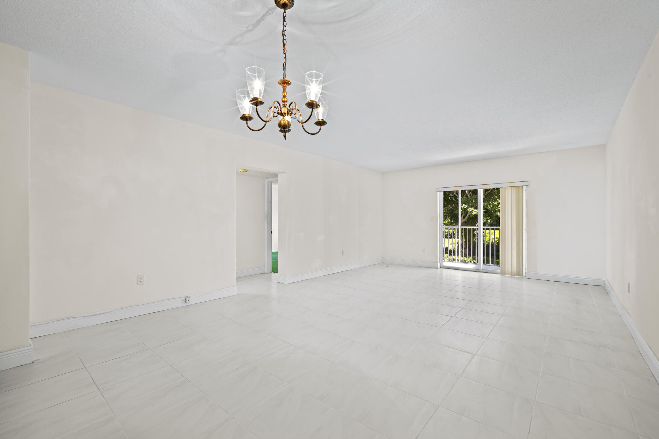 200 E Royal Palm Road 2110