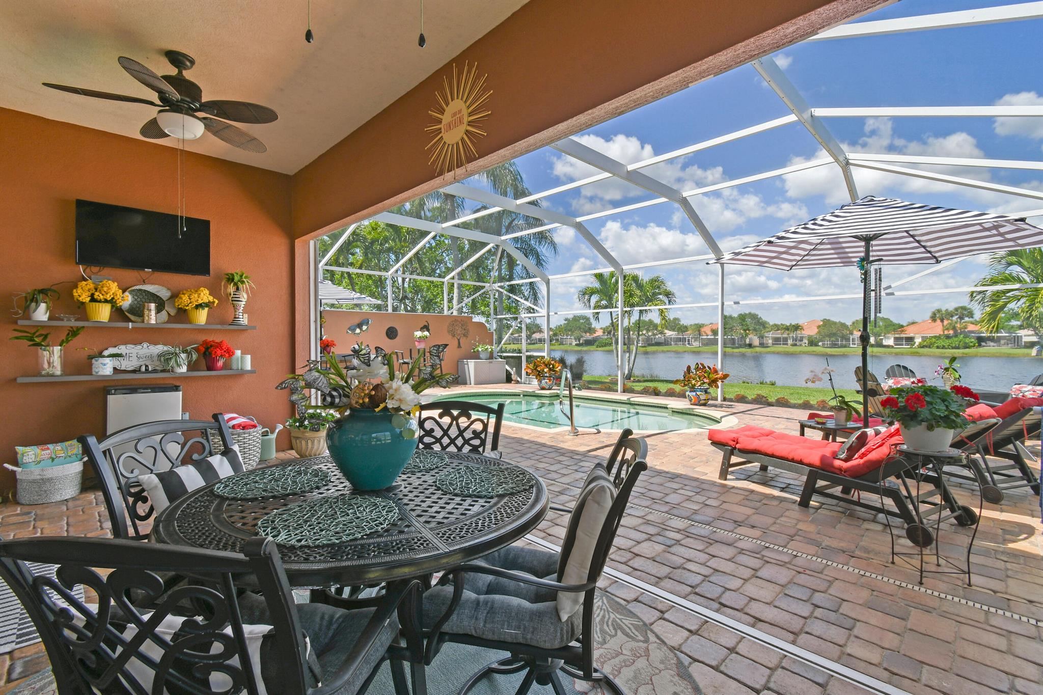 DOUBLE TREE - Residential
