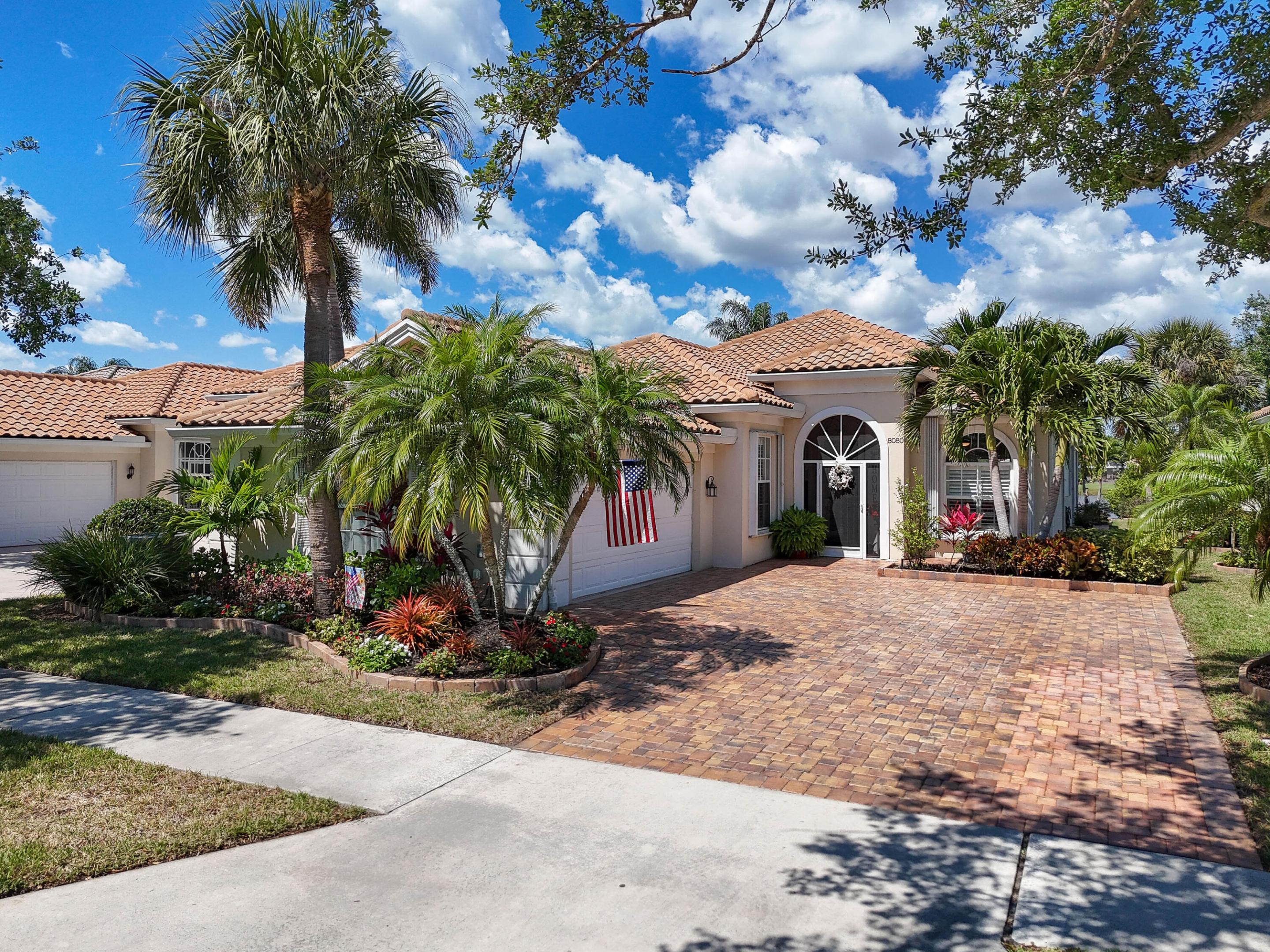 DOUBLE TREE - Residential