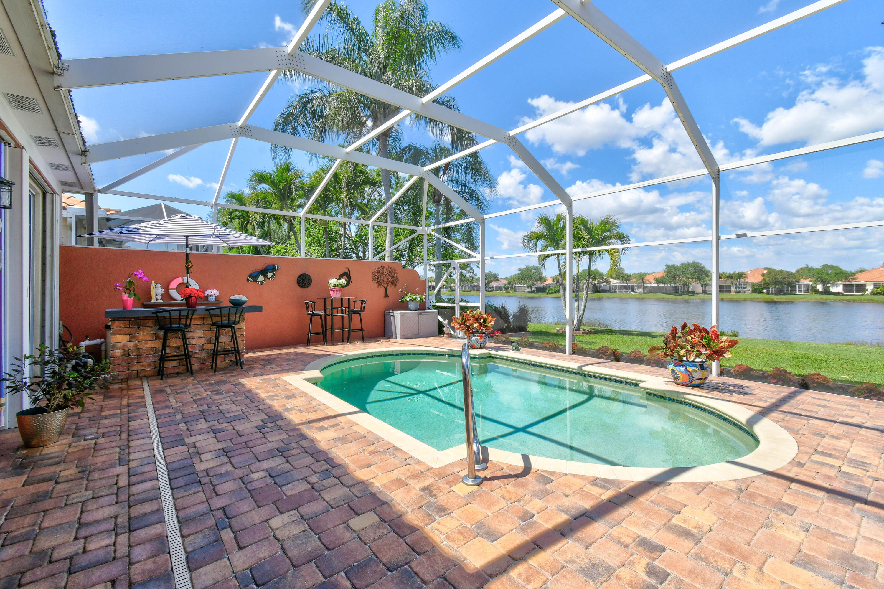 DOUBLE TREE - Residential