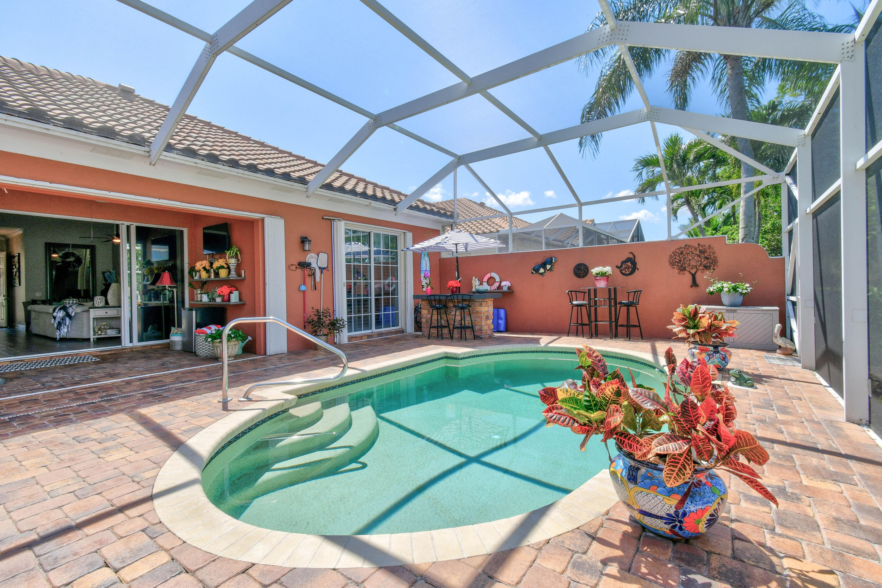 DOUBLE TREE - Residential