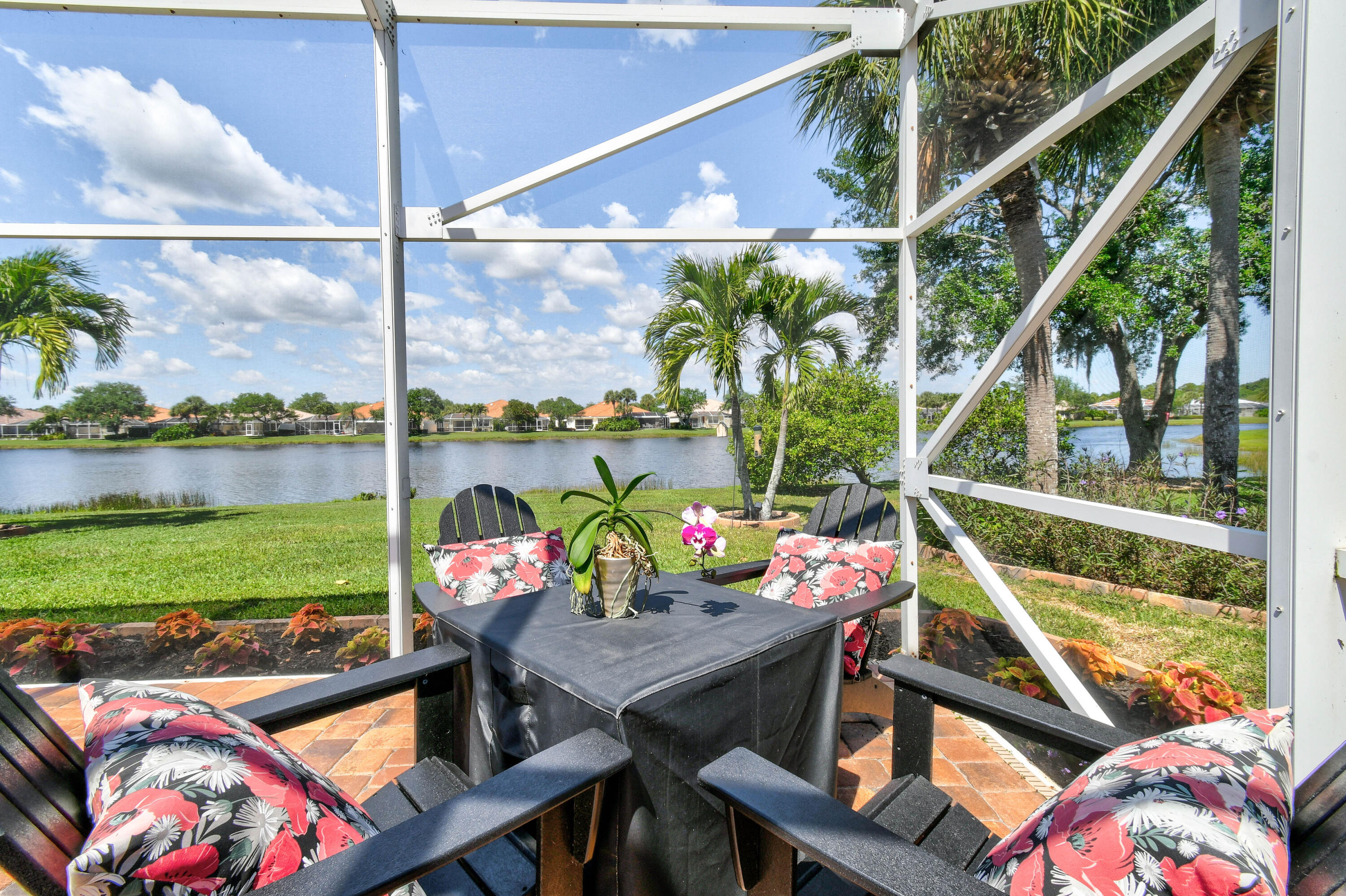 DOUBLE TREE - Residential