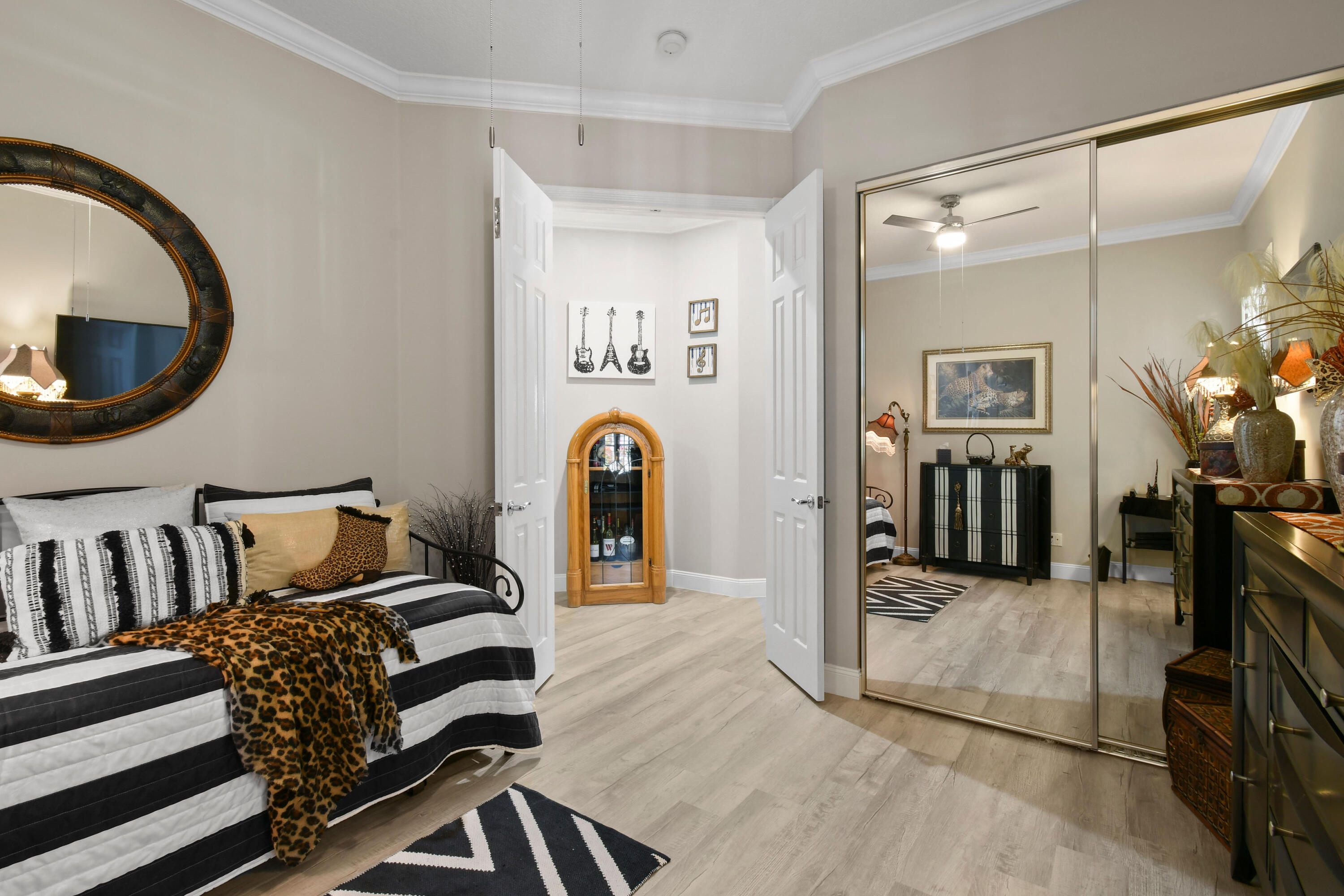 DOUBLE TREE - Residential