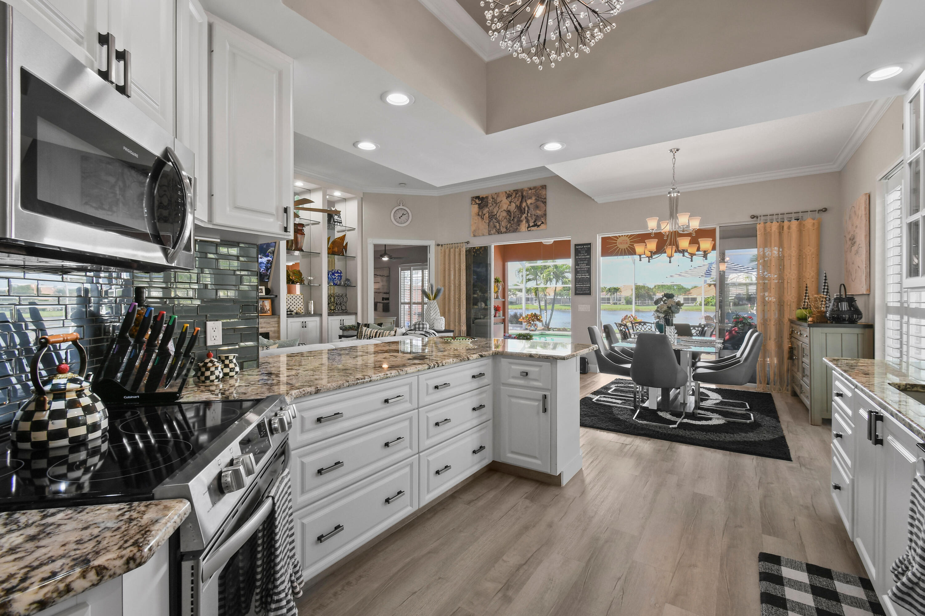 DOUBLE TREE - Residential