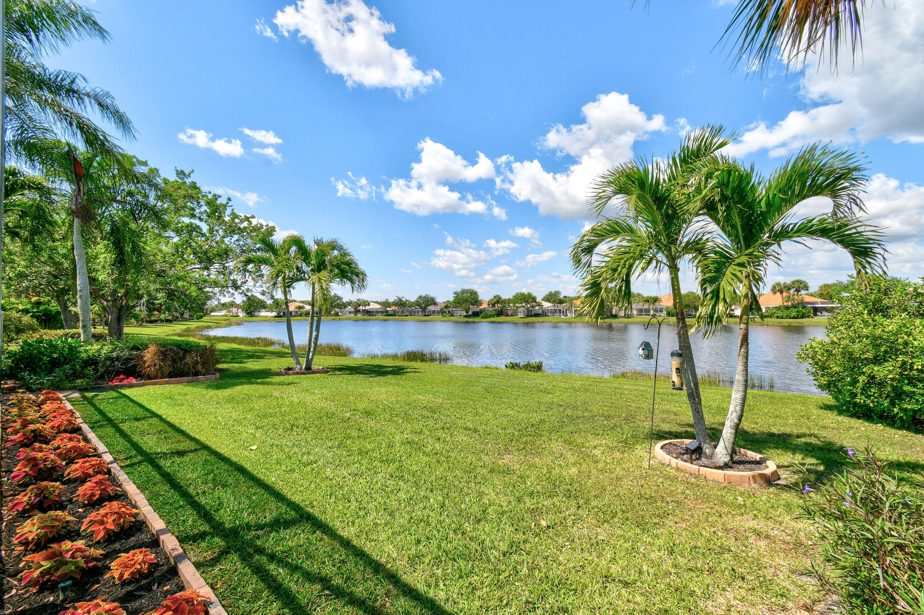 DOUBLE TREE - Residential