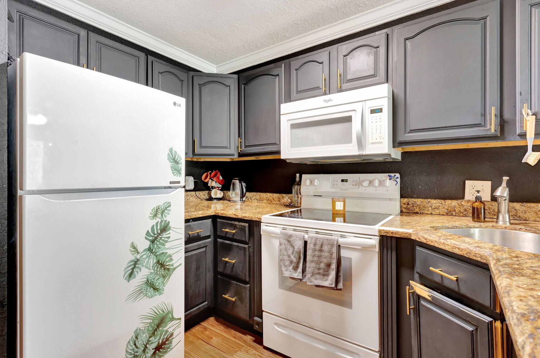 CYPRESS CREEK VILLAS - Residential