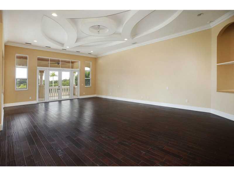 HUMPHRIES HIDEAWAY - Residential